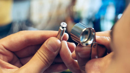 The World of Artisan Jewelry- A Journey into Craftsmanship and Style Naude Bourn