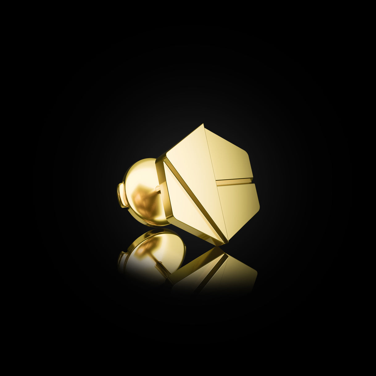 Hear You Medium Stud in Bravura Yellow Gold – La Pousette back detail, a solid gold expression for leaders who shine, commissioned by Naude Bourn. Sustainable gold jewelry, ethical jewelry, handcrafted artisan jewelry, fine jewelry, high-end jewelry, and ethical luxury. A commanding design from sustainable jewelry brands and a unique jewelry gift in yellow gold.