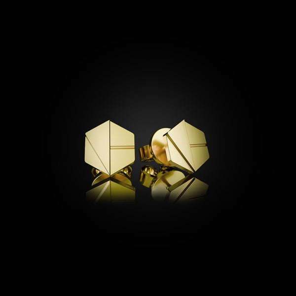 Hear You Mini Studs in Bravura Yellow Gold – 750 gold earrings for leaders who shine, individually commissioned by Naude Bourn. Sustainable gold jewelry, ethical jewelry, handcrafted artisan jewelry, fine jewelry, high-end jewelry, and ethical luxury. A distinguished design from sustainable jewelry brands and a unique jewelry gift in yellow gold.